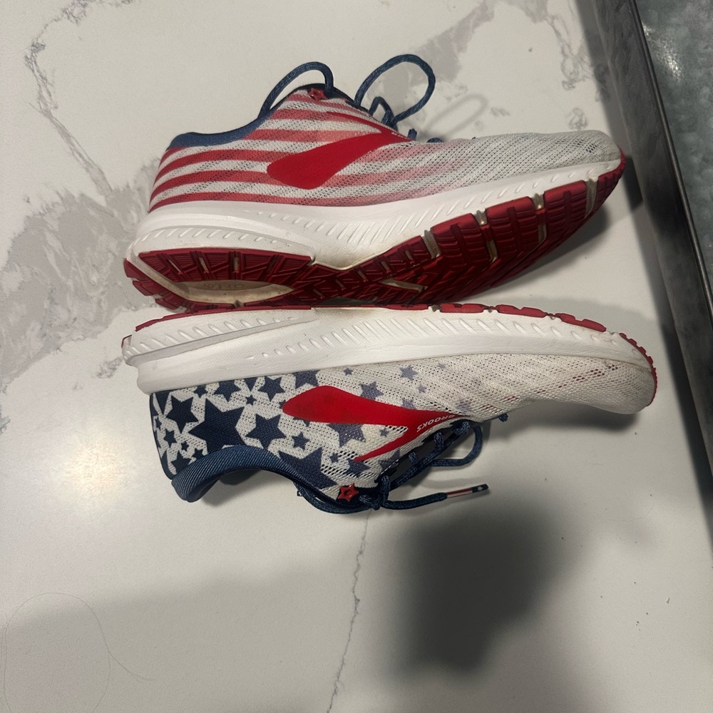 Brooks (limited edition) women’s Sneakers - Navy, Red, and White - Picture 7 of 8